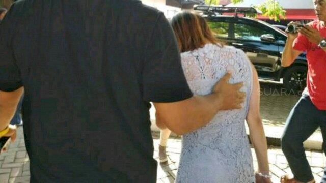 Ini Dia Wanita Yang Diamankan Polisi Bersama VA Dalam Kasus Prostitusi