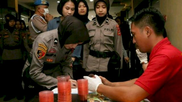 132 Personil Polda di Test Urine