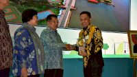 Belum Cukup Setahun Pimpin Bantaeng, Ilham Azikin Sumbangkan Adipura Untuk Warga Bantaeng