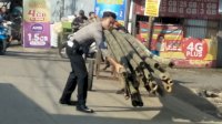 Walsus Wagub Sulsel Membantu Kelancaran Lalu Lintas