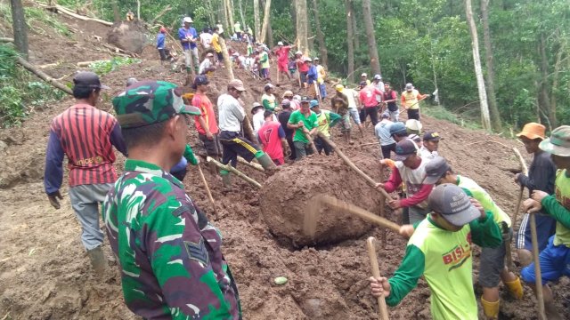 33 Warga Gowa Jadi Korban Banjir dan Tanah Longsor Berikut Identitasnya