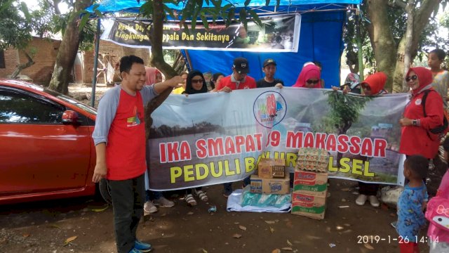 Alumni Smapat 89 Salurkan Bantuan Korban Banjir Gowa, Makassar dan Jeneponto
