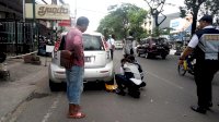 Parkir Dibadan Jalan, Dishub Makassar Rutin Gembok Ban Mobil
