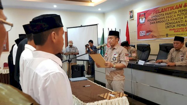 Proses Pelantikan dan Pengambilan Sumpah PPK dan PPS Tambahan Kota Palopo