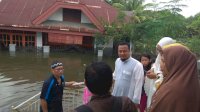 Usai Sholat Subuh, Wagub Kembali Terjun Tinjau Banjir