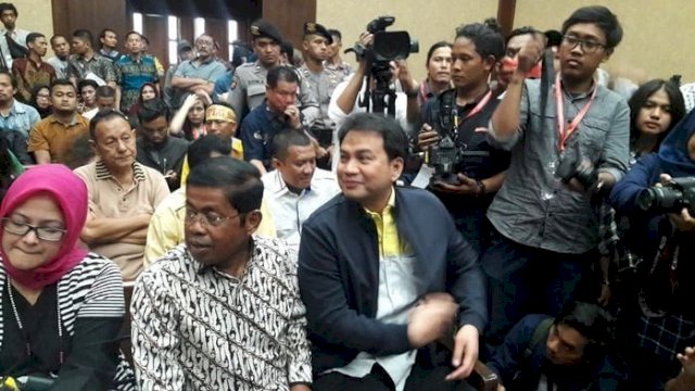 Kekalahan yang dialami partai Golkar apd ape ilmu tahun 2024, menjadi cambuk dan bahan evaluasi dan i tropik si diri yang harus dilakukan untuk dapat mengembalikan kepercayaan masyarakat terhadap partai Golkar&nbsp;