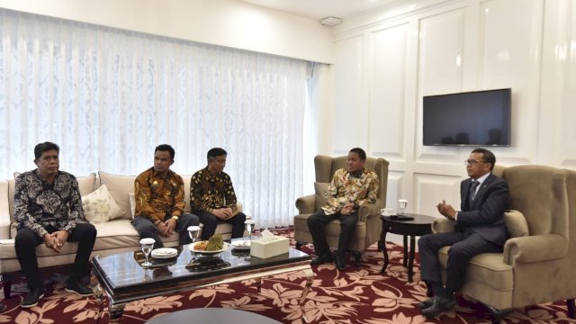 Tiga Bupati Melapor Ke Nurdin Abdullah