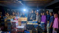 Wagub Beri Bantuan Korban Puting Beliung di Sidrap