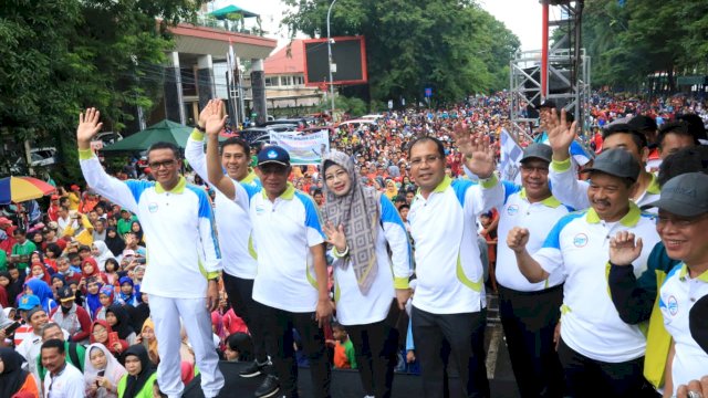 Mendikbud Janji Perbaiki Sekolah Rusak dan Prioritaskan Guru Honorer