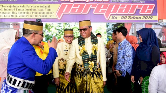 Taufan Pawe ; Dua Aset Nasional Lahir di Parepare