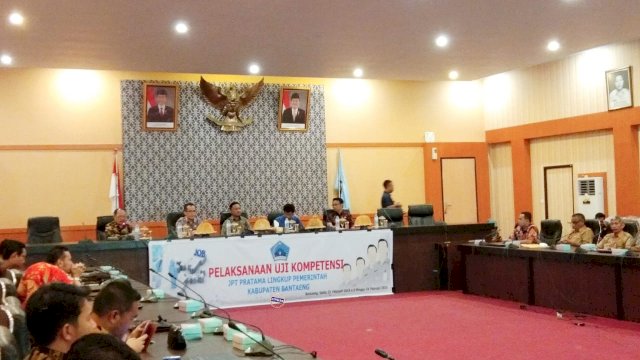 Ikuti Job Fit, 16 Pejabat Bantaeng Wajib Pakai Laptop