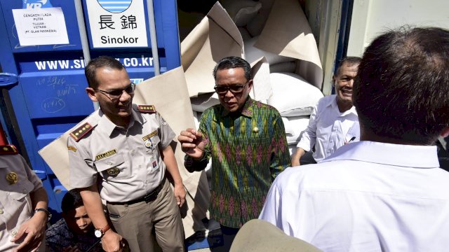 Gubernur Lepas Ekspor Sebelas Produk Pertanian ke Tujuh Negara
