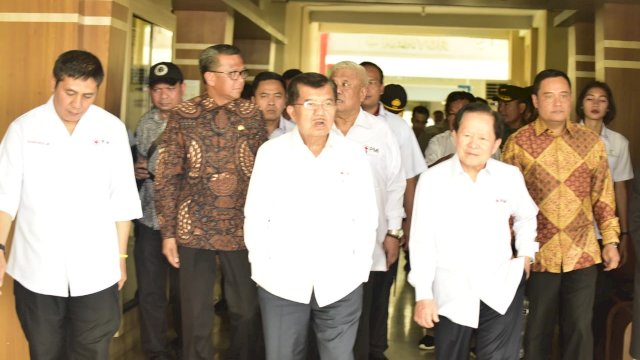 Nurdin Abdullah Dampingi JK Tinjau RS Islam Faisal