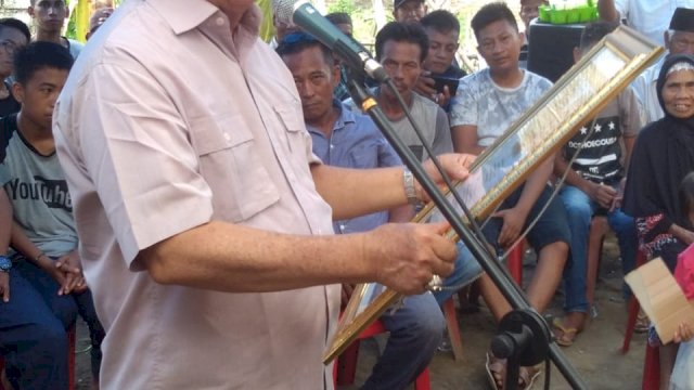 Warga Galesong Utara Sambut Meriah Kunjungan Azikin Solthan