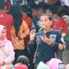 Tak Menyebut Angka Dua,  Jokowi Dicakar Warga Kendari