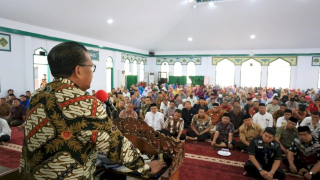 Gubernur Gembira Masjid Kantor Gubernur Penuh