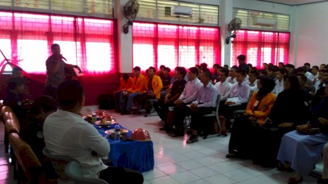 Gelar Kuliah Umum, Mahasiswa FT UNM Branch Manager PT Kharisma Sentosa Daihatsu