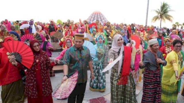 Lewat Tari Pakarena, Iqbal Suhaeb Mengajak masyarakat Lestarikan Budaya