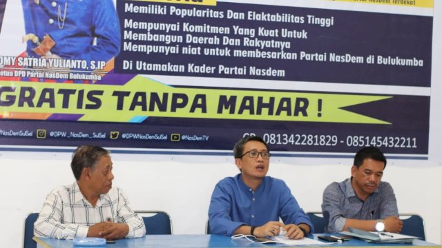 Arum Spink Bacabup Pertama Mengembalikan Formulir di Partai Nasdem Bulukumba