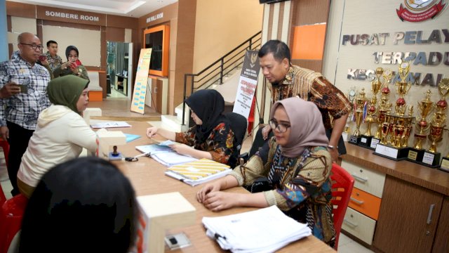 Dapat Kabar Jika Pelayanan Buruk, Iqbal Suhaeb Sidak Kantor Kecamatan