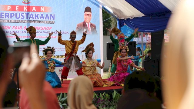 Sekprov Membuka Pekan Perpustakaan Daerah dalam Rangkaian hari Jadi Sulsel ke-350