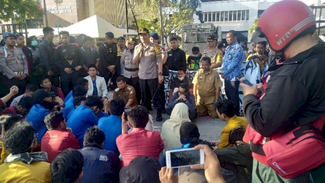 Kapolda Tegaskan 10 Anak Buahnya Ditahan Karena Tindakan Represif