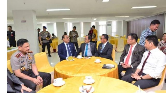 Gubernur Sulsel Bahas Pembebasan Lahan Jalur Kereta Api