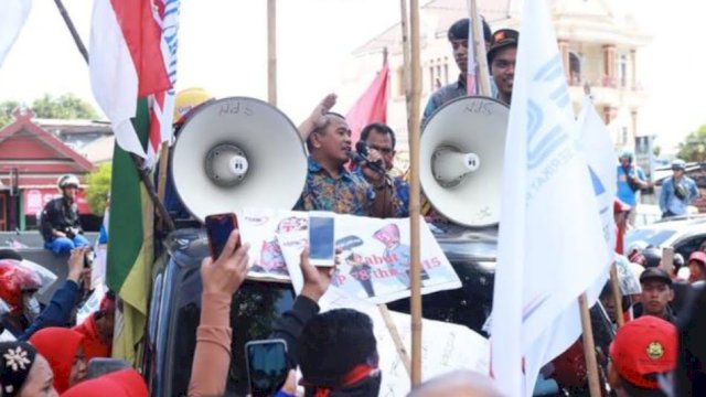 Rahman Pina: Fraksi Golkar Akan Selalu Bersama Rakyat