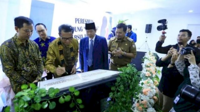 Iqbal Suhaeb Dampingi Gubernur Sulsel Resmikan Gedung Rappang RSIA Ananda