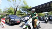 BPJSTK Bagikan Alat Sagfety Riding Kepada Pekerja Diapresiasi Pj Walikota Makassar