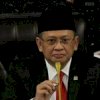 Di Pelantikan Jokowi-Ma’Ruf, Ketua MPR Kumandankan Pantun Berbahasa Bugis
