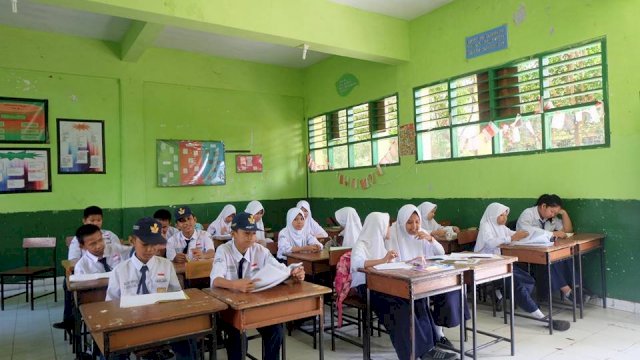 Alumni SMPN 30 Minta Pemerintah Tangani Kekurangan RKB