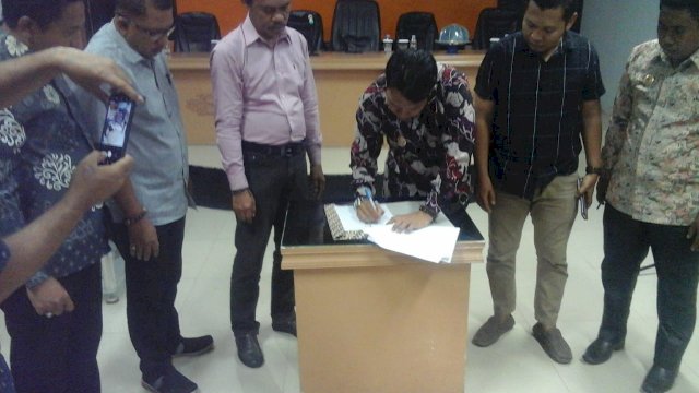 Anggaran Pilkada di Sepakati Rp 22 M, KPU Selayar Tandatangani NPHD Bersama Pemda