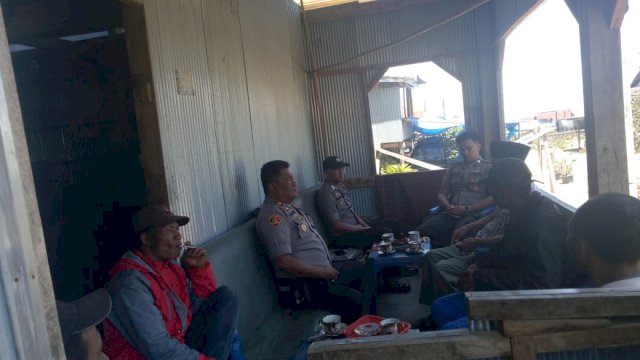 Kapolsek Sinjai Barat AKP Kasri SH  Sambangi Tokoh Masyarakat.