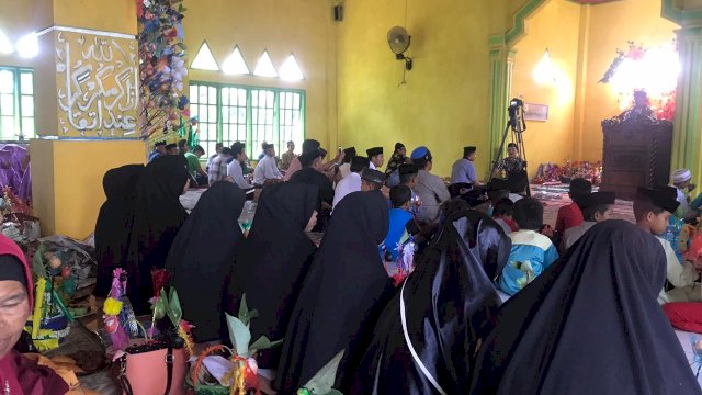 Ceramah Hikmah Maulid, JMS Ajak Ratusan Jamaah Perbanyak Bershalawat