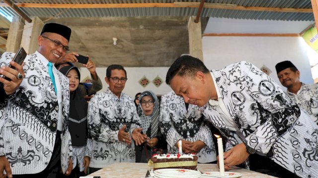 Peduli Dunia Pendidikan Bupati Bantaeng Raih Penghargaan Nasional