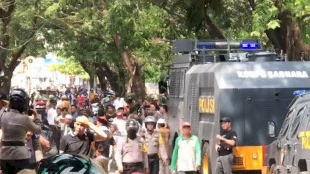 Pertahankan Lahan, Warga di serang Gunakan Batu dan Anak Panah