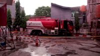 Mobil Penyuplai BBM Terbakar di SPBU, Warga Panik dan Berlarian