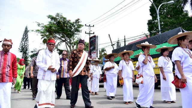 Sekprov Sulsel Resmi Buka Pesona Kemilau Toraja 2019