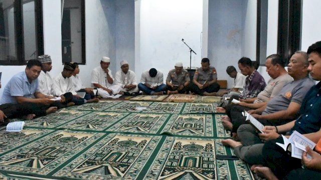 Sambut Tahun Baru, Polsek Panakkukang Gelar Yasinan Bersama Anak Yatim