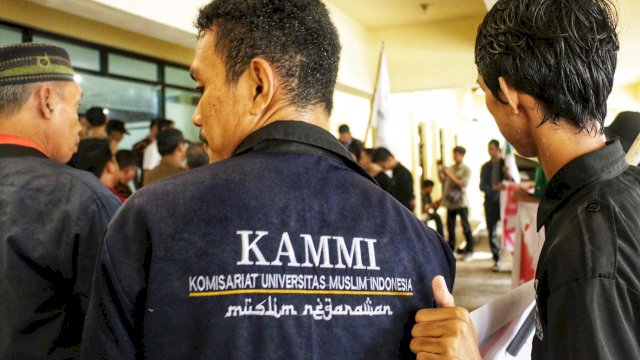 Gelar Aksi di DPRD Sulsel, KAMMI Makassar Desak BPJS di Bubarkan