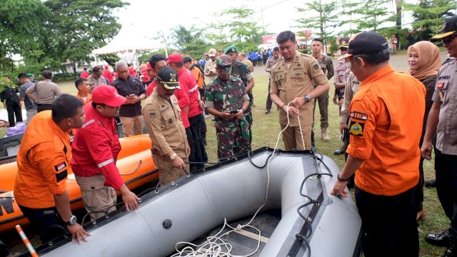 Pimpin Apel Bencana, Adnan Periksa Kesiapan Tim SAR
