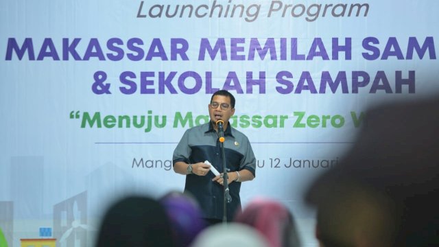 Iqbal Suhaeb Launching Sekolah Sampah di Manggala