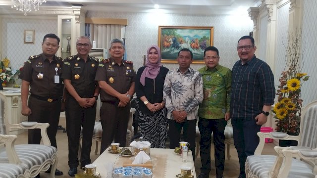 Bersama Dengan DPRD Sulsel Kajati Siap Awasi Proyek Pemprov