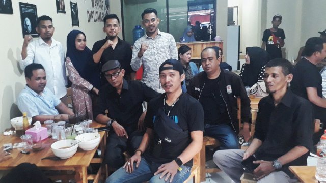 Jurnalis Dan Konsultan Hukum Berpadu di Warkop Diplomasi