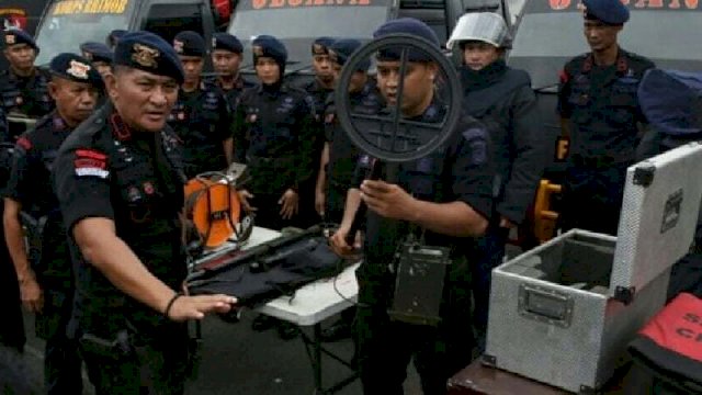 Brimob Polda Sulsel Gelar Simulasi, Belasan Kendaraan Taktis Dilibatkan