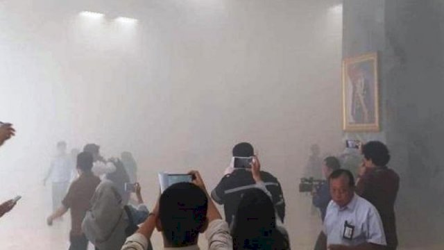 Sekjend DPR RI: Kepulan Asap Itu BuKan Kebakaran