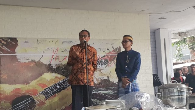 Gubernur Sulsel Sebut Arum Spink Legislator Paripurna