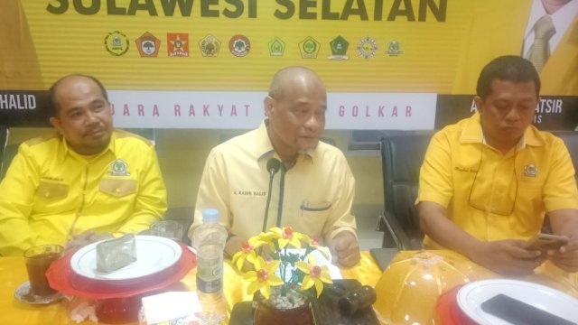 Ketua Tim 9 Golkar Sulsel Kadir Halid Menjelaskan Hasil Penetapan Balon Canada Golkar Sulsel 