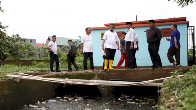 Rawan Banjir, Iqbal Suhaeb Susuri Kanal Panakukang